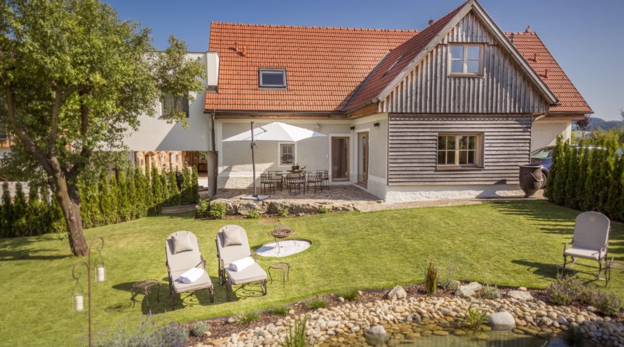 Golden Hill Country Chalets & Suites St. Nikolai im Sausal