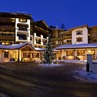 Aussenansicht bei Nacht, Hotel Klausnerhof Hintertux - Österreich