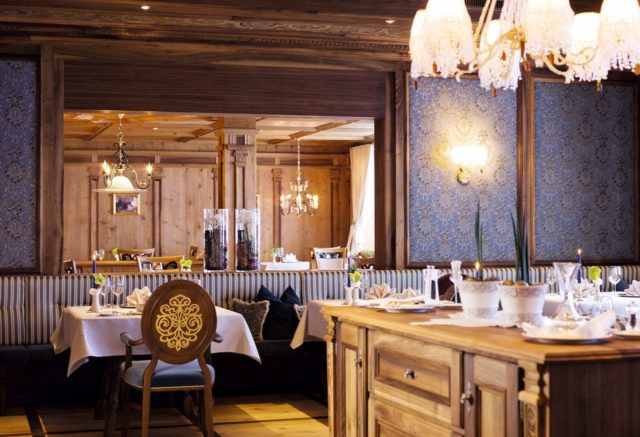 Restaurant Babenberger Kaiserstube Mit Gedeck Trofana Royal