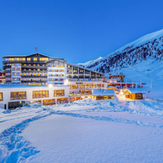 Aussenansicht Mit Neuen Suiten Im Winter C Alexander Maria Lohmann Hotel Hochfirst