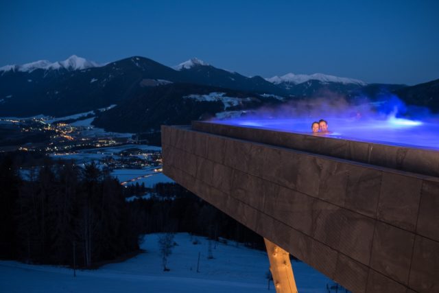 Skypool Im Winter Bei Nacht Alpin Panorama Hotel Hubertus