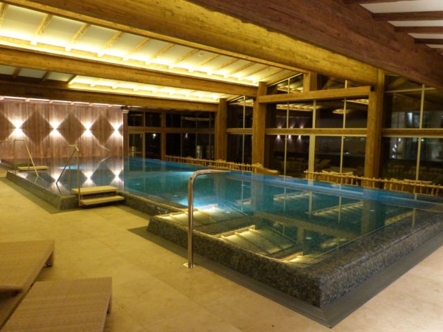 Indoor Pool Seitlich