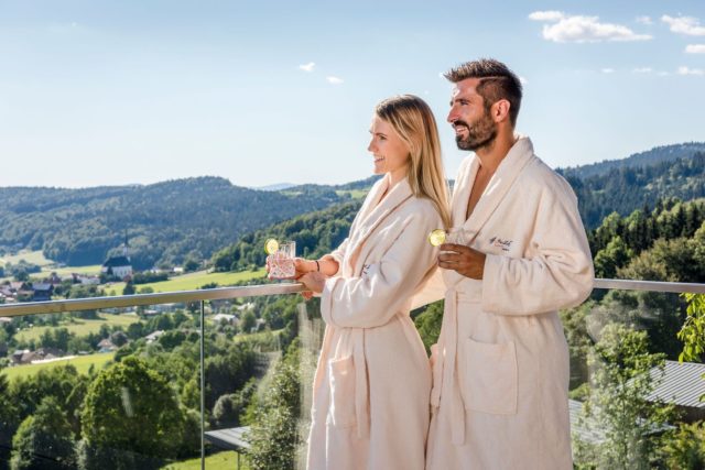 Wellness, Kuscheln und Glücksmomente im Hüttenhof - Wellnesshotel & Luxus-Bergchalets