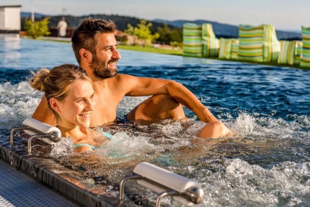 Wellness, Kuscheln und Glücksmomente im Hüttenhof - Wellnesshotel & Luxus-Bergchalets