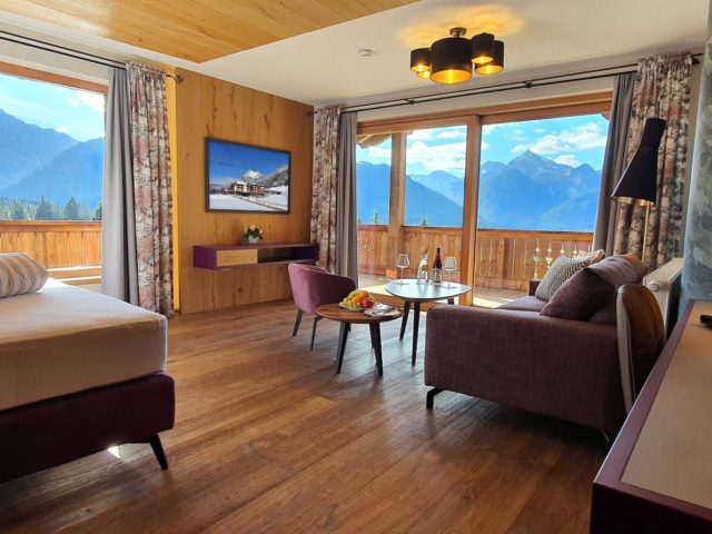 Juniorsuite Enzian Mit Traumhaftem Ausblick Hotel Bergblick