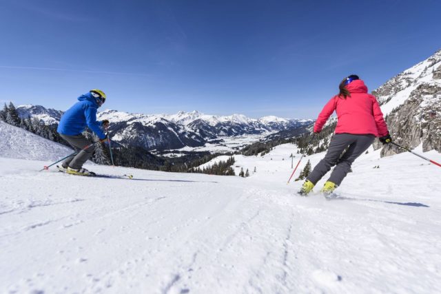 Skifahrer Nutzen Die Tollen Pisten Hotel Bergblick