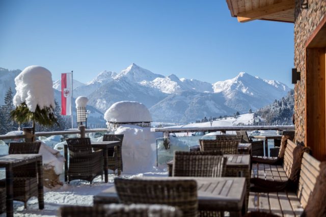 Winterliche Terrasse Hotel Bergblick