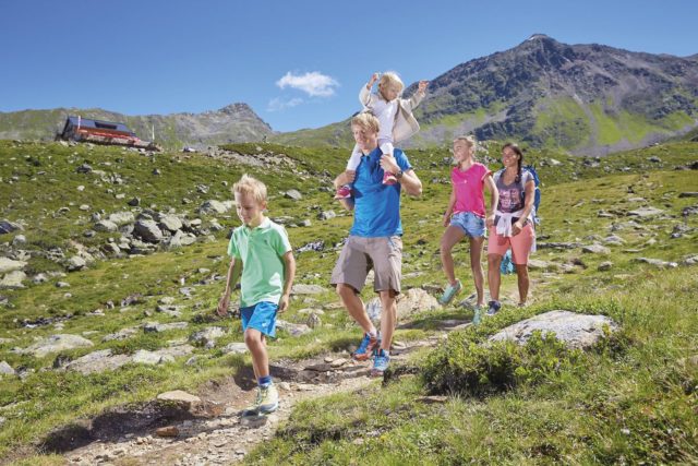 Wanderspass Mit Der Familie Tvb Paznaun Ischgl See