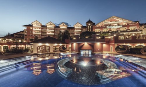 Das Cavallino Bianco In Der Abenddaemmerung C Hannes Niederkofler Cavallino Bianco Family Spa Grand Hotel