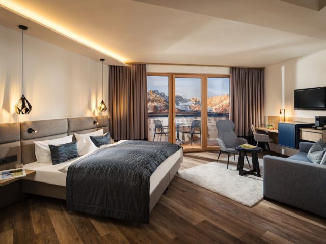 Luxurioeses Doppelbettzimmer Mit Balkon C Florian Scherl Hotel Kaiserblick