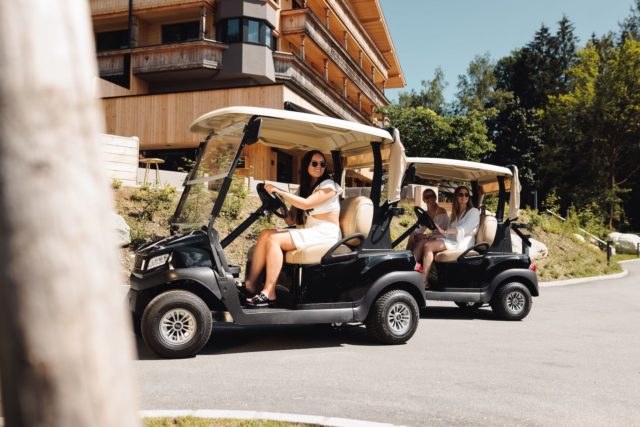 Golferlebnisse Mit Freundinnen C Jukka Pehkonen Alpenhotel Kitzbuehel