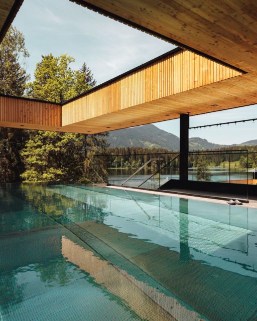 Pool Mit Ausblick Auf Die Berge C Jukka Pehkonen Alpenhotel Kitzbuehel