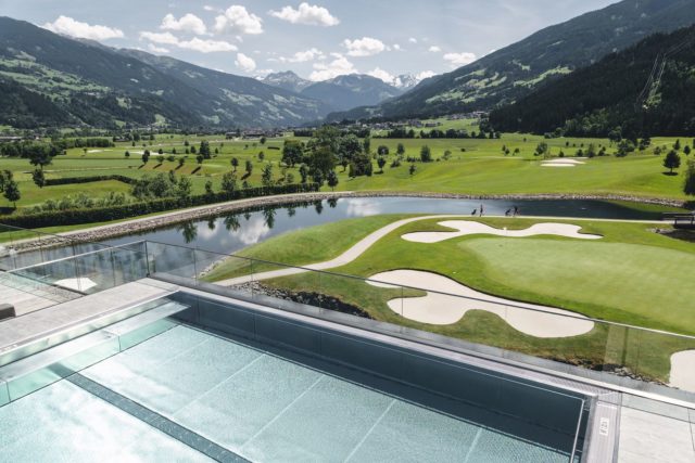 Beheizter Pool Mit Blick Ueber Den Golfplatz Und Die Zillertaler Bergwelt C Jukka Pehkonen Sportresidenz Zillertal