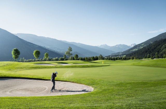 Flacher Golfplatz Mit Sanften Huegeln C Christoph Johann Golfclub Zillertal Uderns