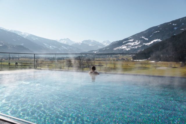 Infinity Pool Mit Panoramablick C Jukka Pehkonen Sportresidenz Zillertal