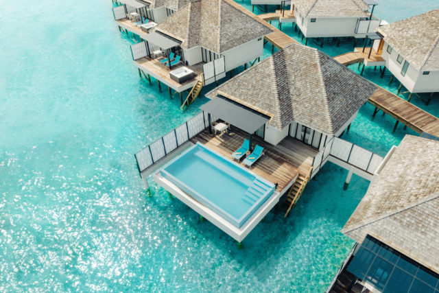 Nova Maldives Luftansicht Water Villa Pool