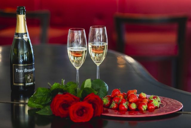 Romantik Pur Mit Erdbeeren Und Sekt C Tiberio Sorvillo Hotel Golserhof