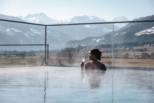 Wein Im Pool Geniessen C Jukka Pehkonen Sportresidenz Zillertal