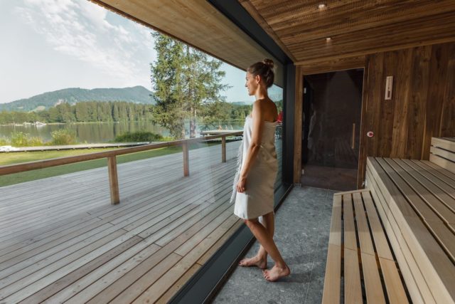 See Sauna Mit Ausblick Auf Den See C Jukka Pehkonen Alpenhotel Kitzbuehel