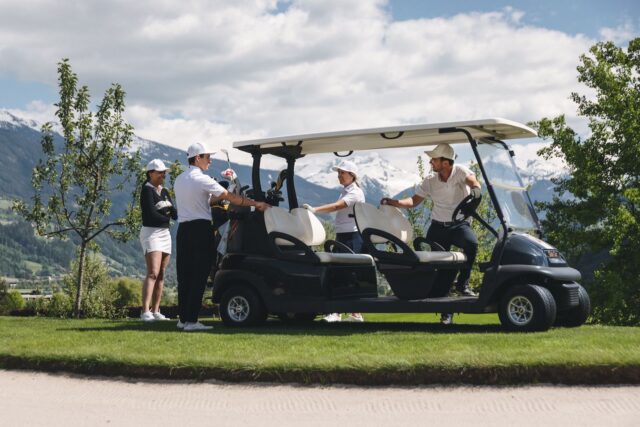 Golfcarts Als Schnellste Fortbewegungsmittel C Jukka Pehkonen Golfclub Zillertal Uderns
