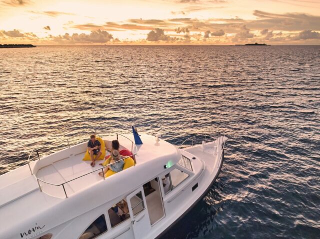 6 Nova Maldives Freunde Auf Dem Boot