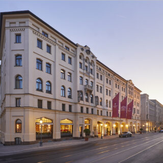 Hotel Vier Jahreszeiten Kempinski Munich Exterior