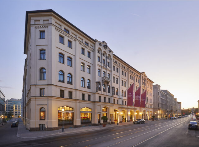 Hotel Vier Jahreszeiten Kempinski Munich Exterior