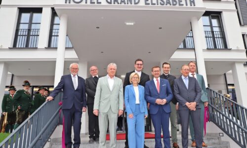 Grand Elisabeth Josef Zauner Franz Peter Handlechner Herbert Ackerl Ines Schiller Jakob Stichlberger Markus Achleitner Philipp Zauner Carsten Schieck Josefl Öhlinger