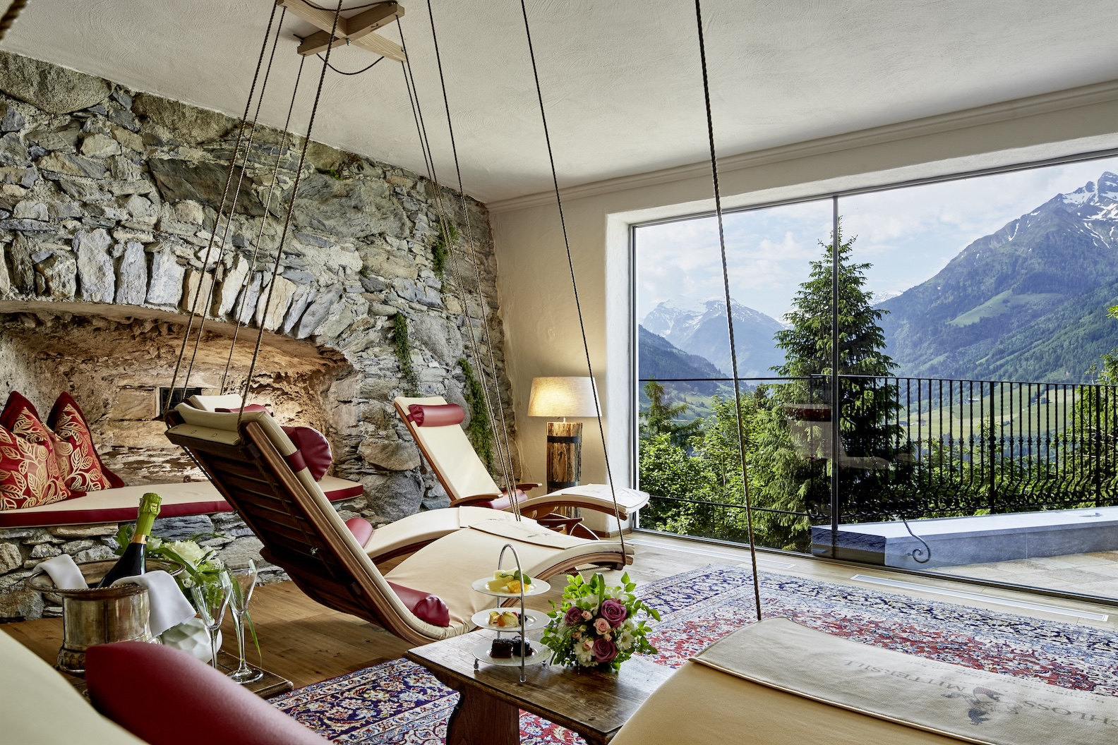 Gemuetlicher Ruhebereich C Mike Huber Hotel Schloss Mittersill