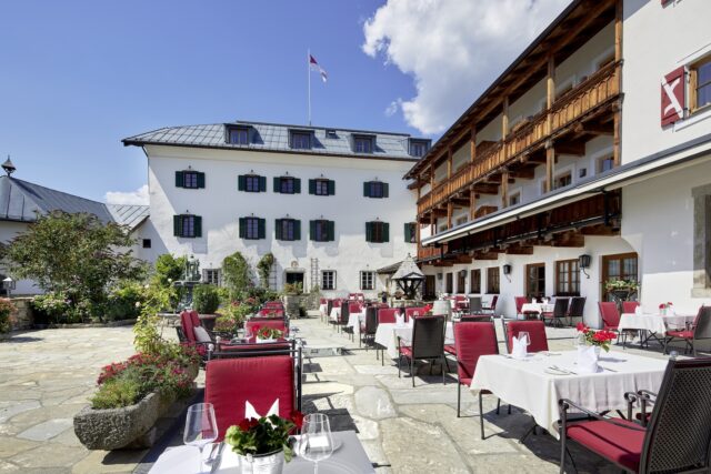 Grosse Sonnige Restaurantterrasse C Michael Huber