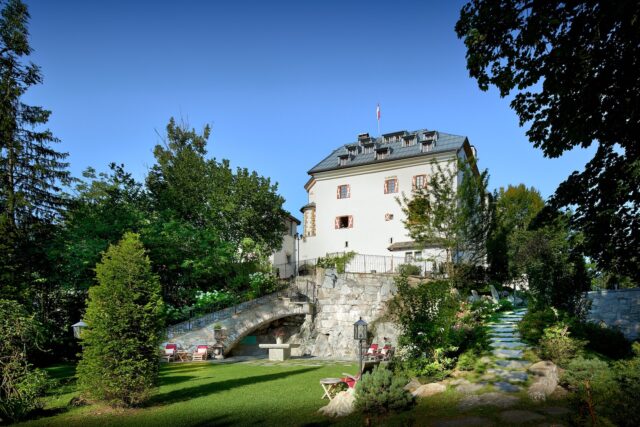 Schlossgarten Im Sommer C Mike Huber Schloss Mittersill