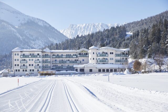Aussenansicht Des Sporthotel Achensee Im Winter C Vorhofer Christian Familienparadies Sporthotel Achensee