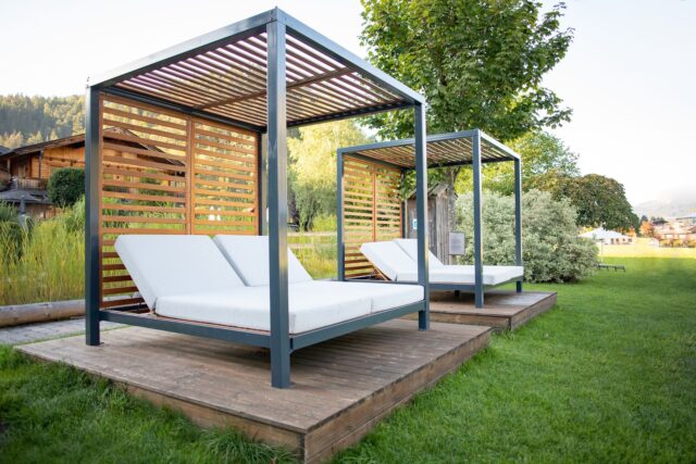 Outdoor Ruhebereich C Huebner Nadja Familienparadies Sporthotel Achensee