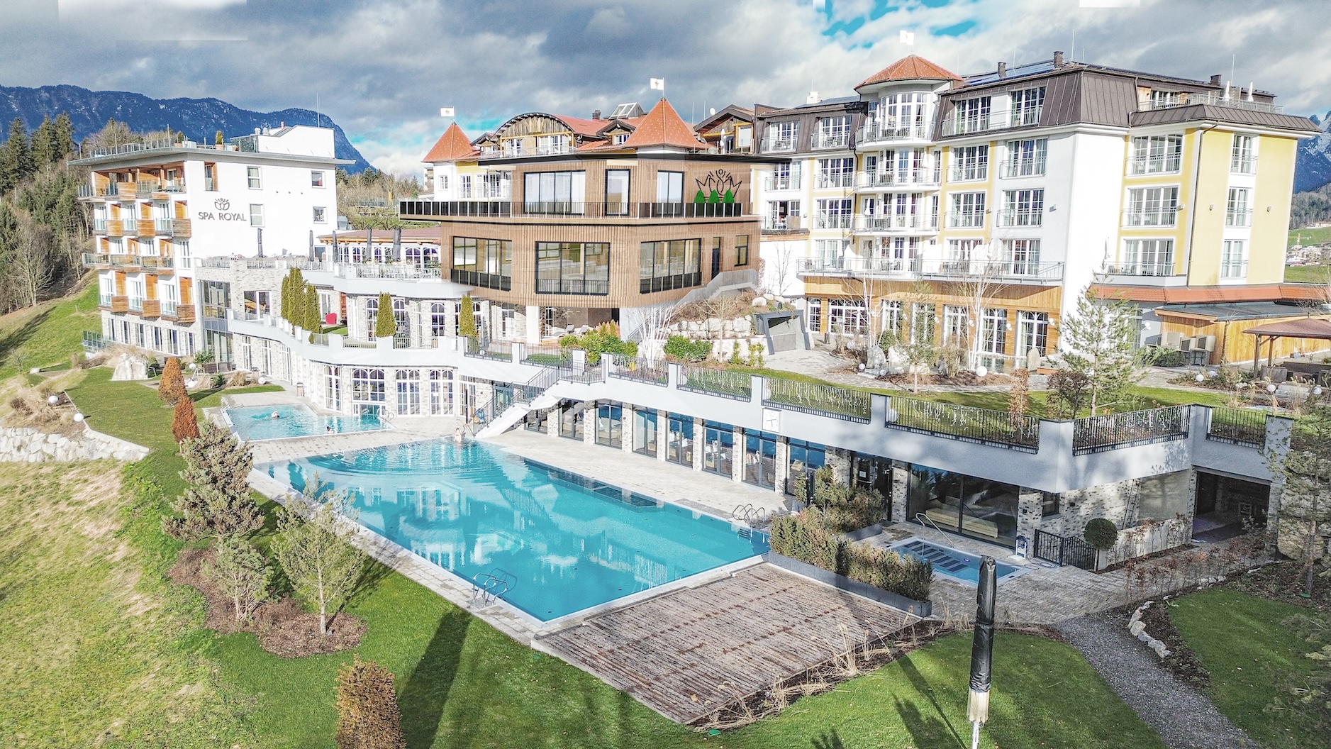 Die einladende Panoramabar bietet zukünftig das Herzstück des Hauses Quelle: Hotel Panorama Royal