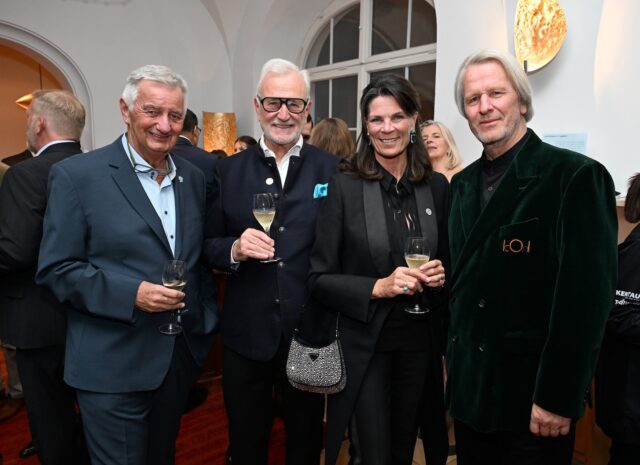 20251109 Reiner Meutsch, Dieter Müller, Ursula Schelle Müller, Dietmar Müller Elmau (v.l.n.r.) Copyright Frank Rollitz)