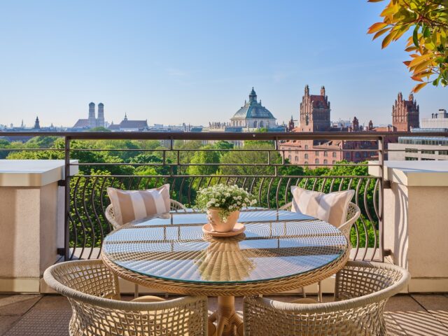 The Charles Hotel Monforte Suite Blick Terrasse