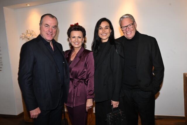 Clemens Tönnies + Frau Margit + Heiner Kamps + Frau Ella Mayer - Karpfenessen - Hotel Kitzhof Kitzbühel - 06.01.2026, Copyright Foto: © Roman Babirad