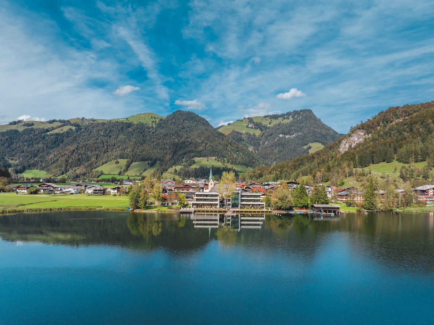 Das Lakeside Zwischen Bergen Und See C Mathaeus Gartner Das Lakeside
