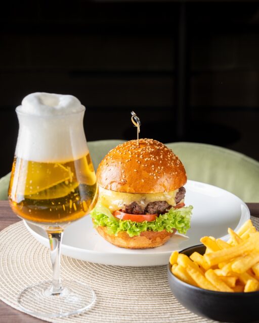 Burger Hotel Badia Hill