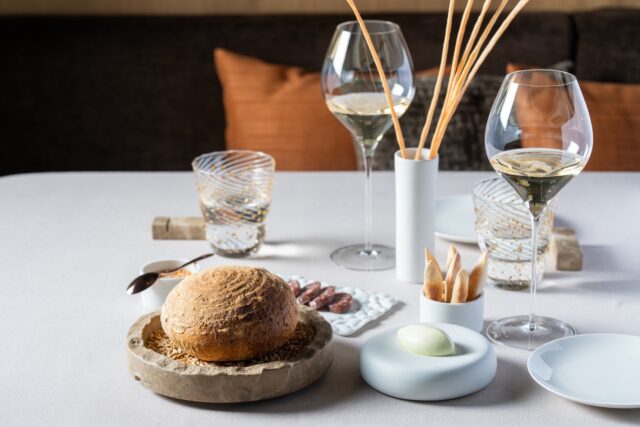 Gedeckter Fruehstueckstisch Hotel Badia Hill