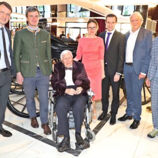 Grand Elisabeth Maximilian Habsburg Lothringen Valentin Habsburg Lothringen Peter Weck Mit Lebensgefährtin Joanna Rzepa Philipp Zauner Herbert Ackerl Josef Oehlinger