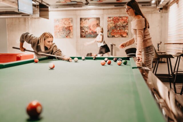 Billard Im Teenieclub Mia Alpina . Zillertal Family Retreat