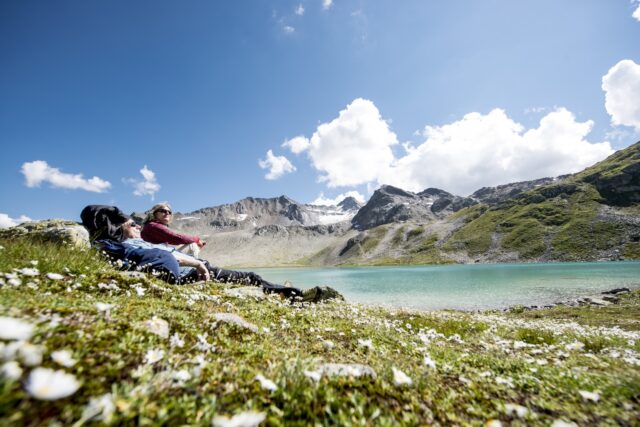 Klosters Vereina J Riseen Wandern Personen C ChristianEgelmair