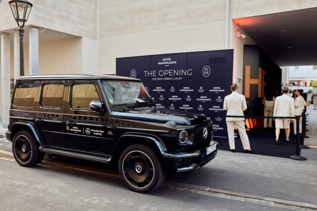 HOTEL MAXIMILIAN'S THE OPENING 163