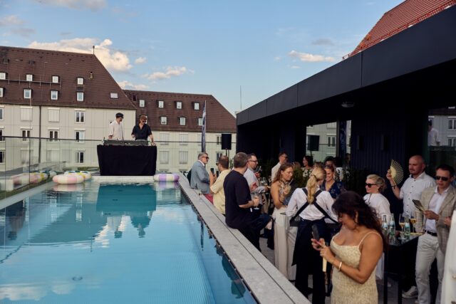 HOTEL MAXIMILIAN'S THE OPENING 216