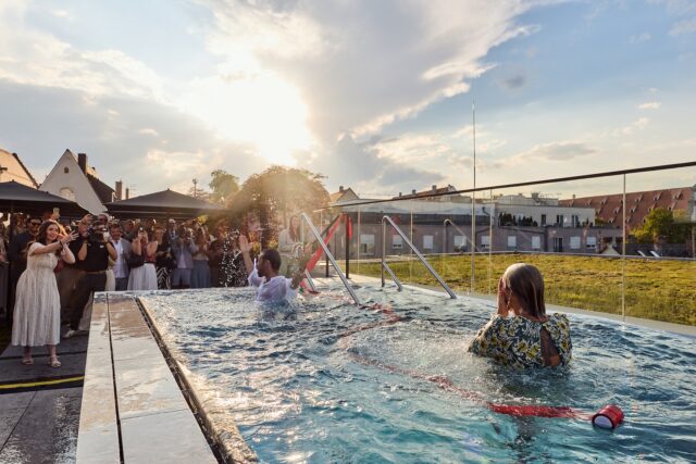 HOTEL MAXIMILIAN'S THE OPENING 260