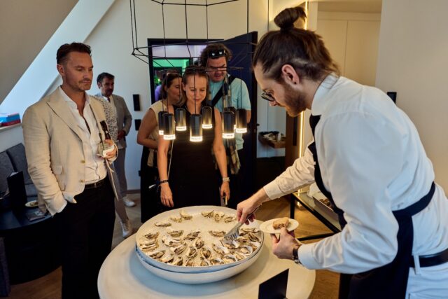 HOTEL MAXIMILIAN'S THE OPENING 299