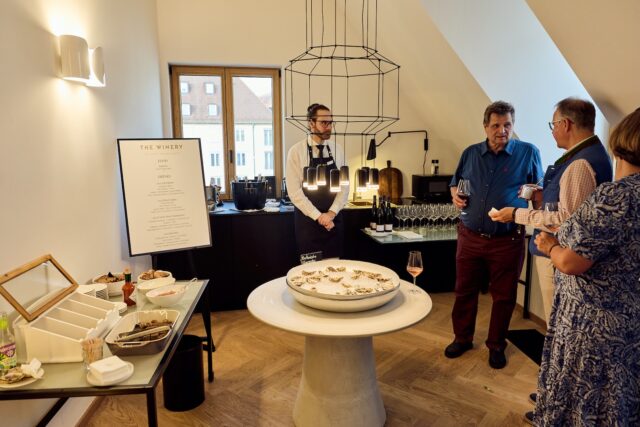 HOTEL MAXIMILIAN'S THE OPENING 399