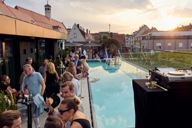 HOTEL MAXIMILIAN'S THE OPENING 403