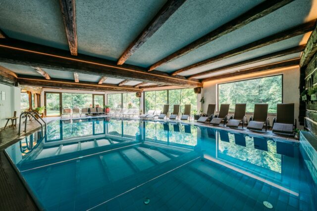 Lichtdurchflutetes Hallenbad C Gert Perauer Trattlerhof